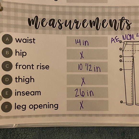 American Eagle Mom Jean Distressed Size 4 - Picture 9 of 9